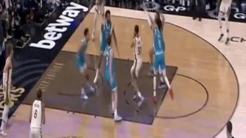 尼克斯今季空位传球增多，威少组织能力更显突出